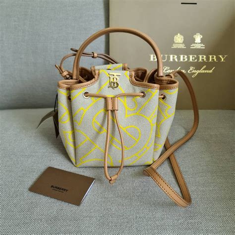 กระเป๋า burberry|Burberry handbags designer.